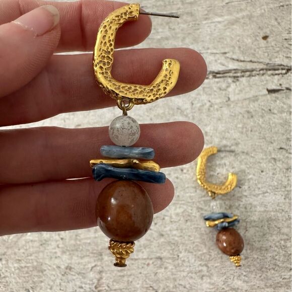 Vintage 80s Hammered Gold Tone With Stacked Dangle Earrings - Picture 5 of 6